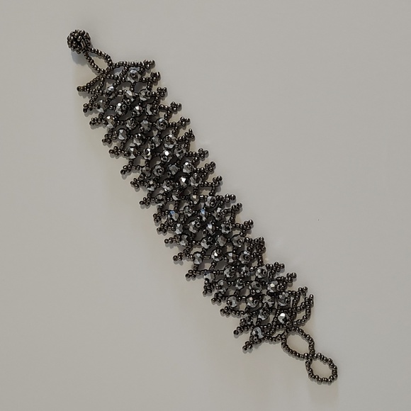 Beautiful dark gray/silver beaded bracelet. - Picture 2 of 4
